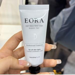 美博展特价：日本院线EORA 护手霜30g