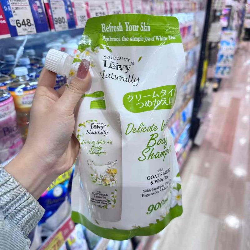 日本版 LEIVY 山羊奶沐浴露 山羊奶&白茶 替换装沐浴露 900ml