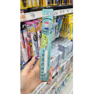 惠百施EBISU PROGRIP绿色清洁中毛圆头牙刷 B8089M